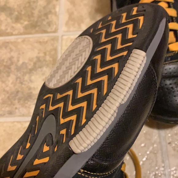 Nike Bball Zoom Shoes - Picture 16 of 16